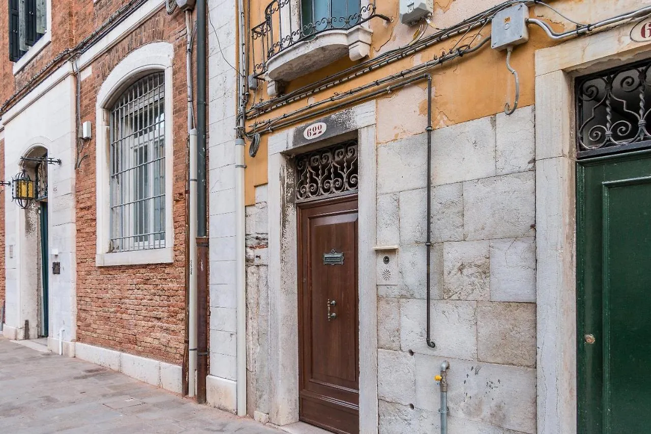 Apartment Red House Close To @Accademia Bridge Venice