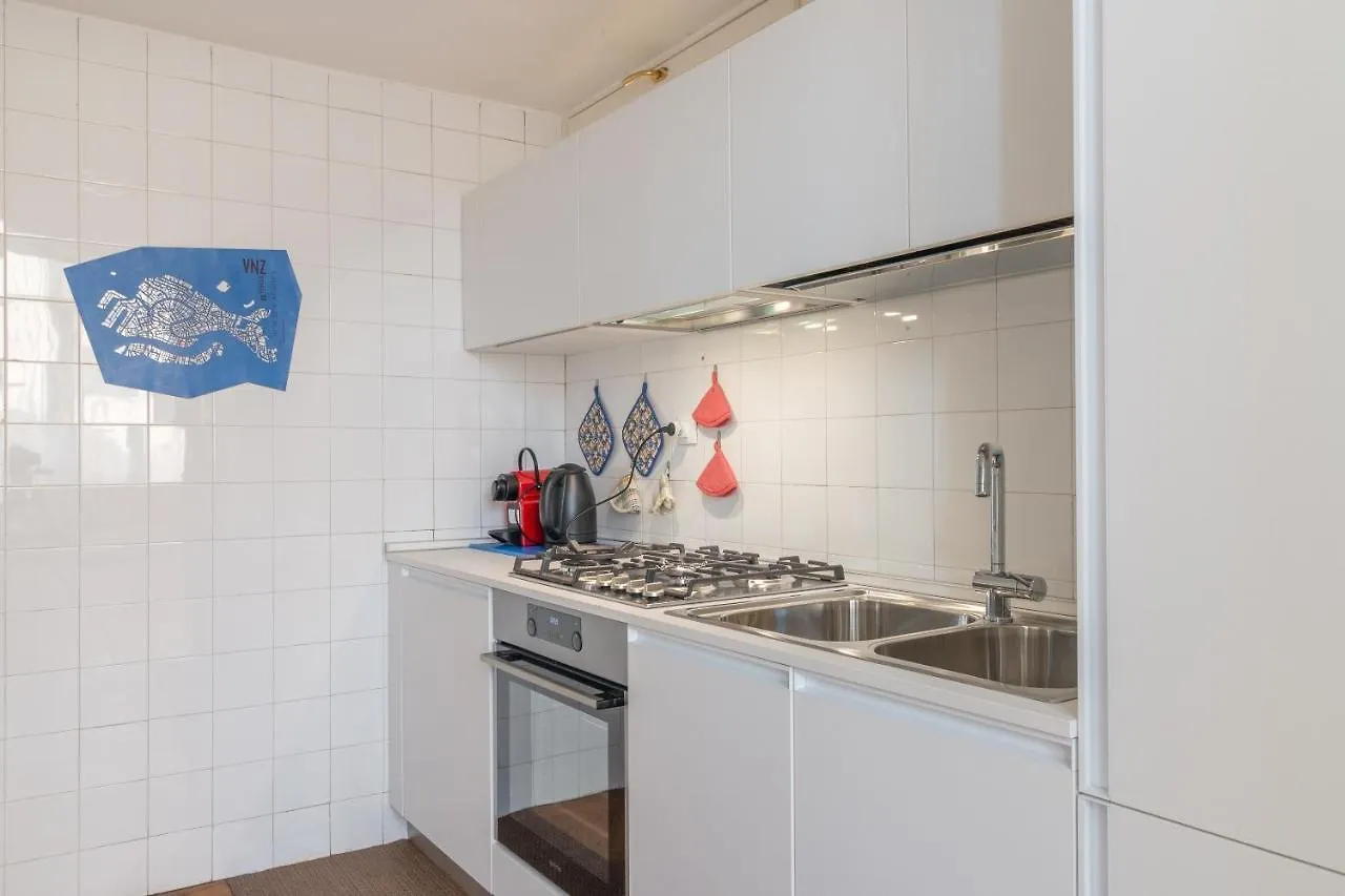 Apartment Red House Close To @Accademia Bridge Venice